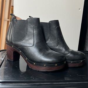 Clarks Artisan boots size 10